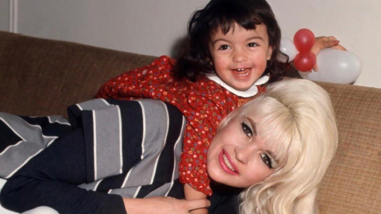 เจน แมนส์ฟีลด์: ผ่านเลนส์ของมาริสกา ฮาร์กิเทย์